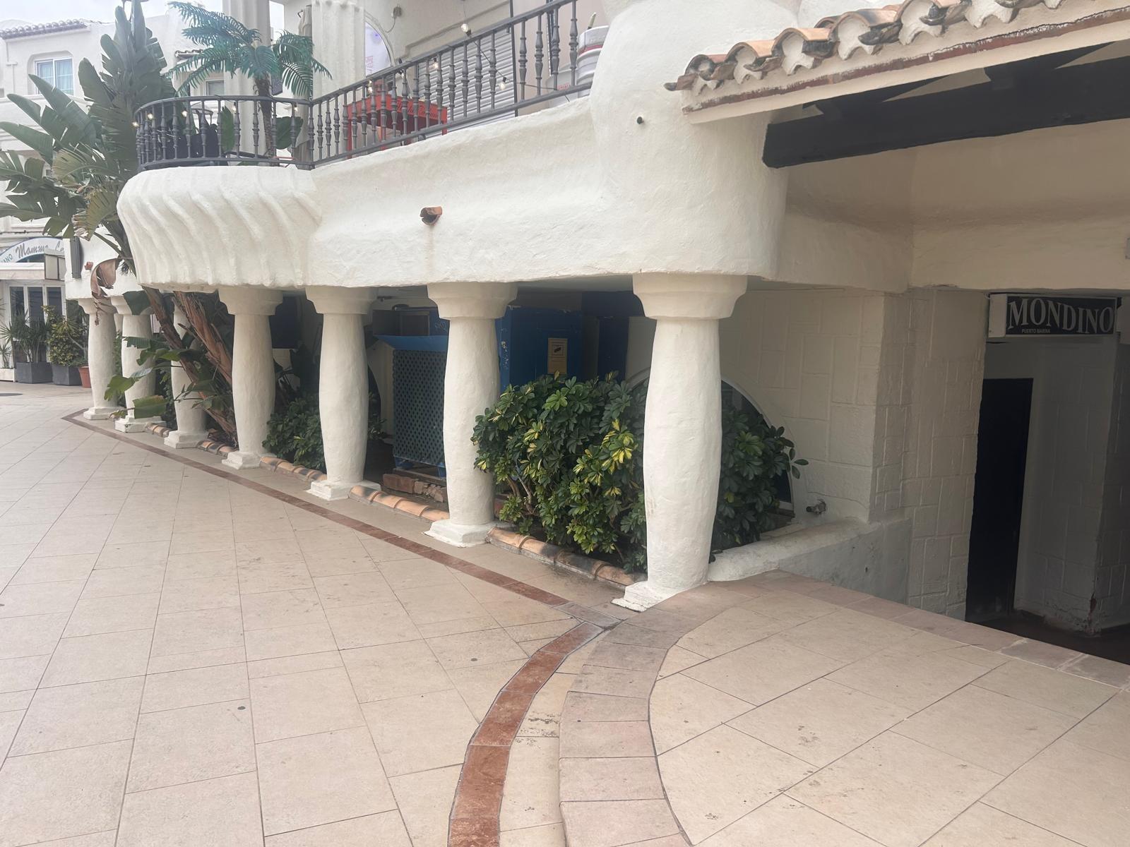 Local en venta en Benalmádena – Ref: A-052501