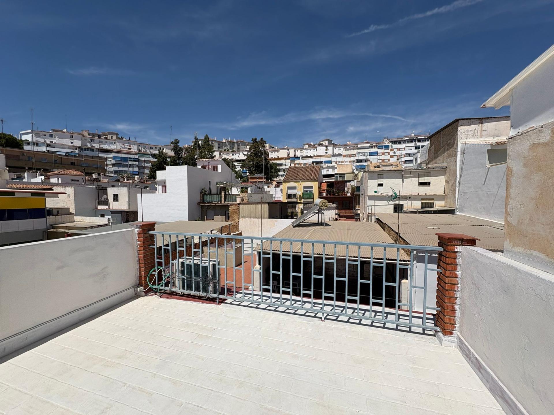 Casa en Benalmádena: 3 dormitorios con terraza de 45m²
