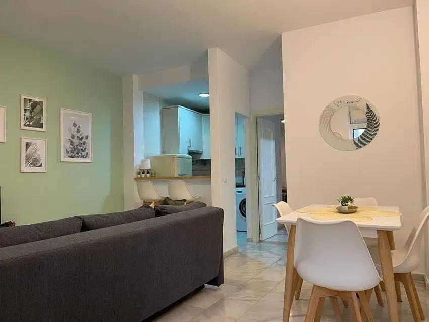 Apartamento con Patio Privado y Licencia Turística Málaga
