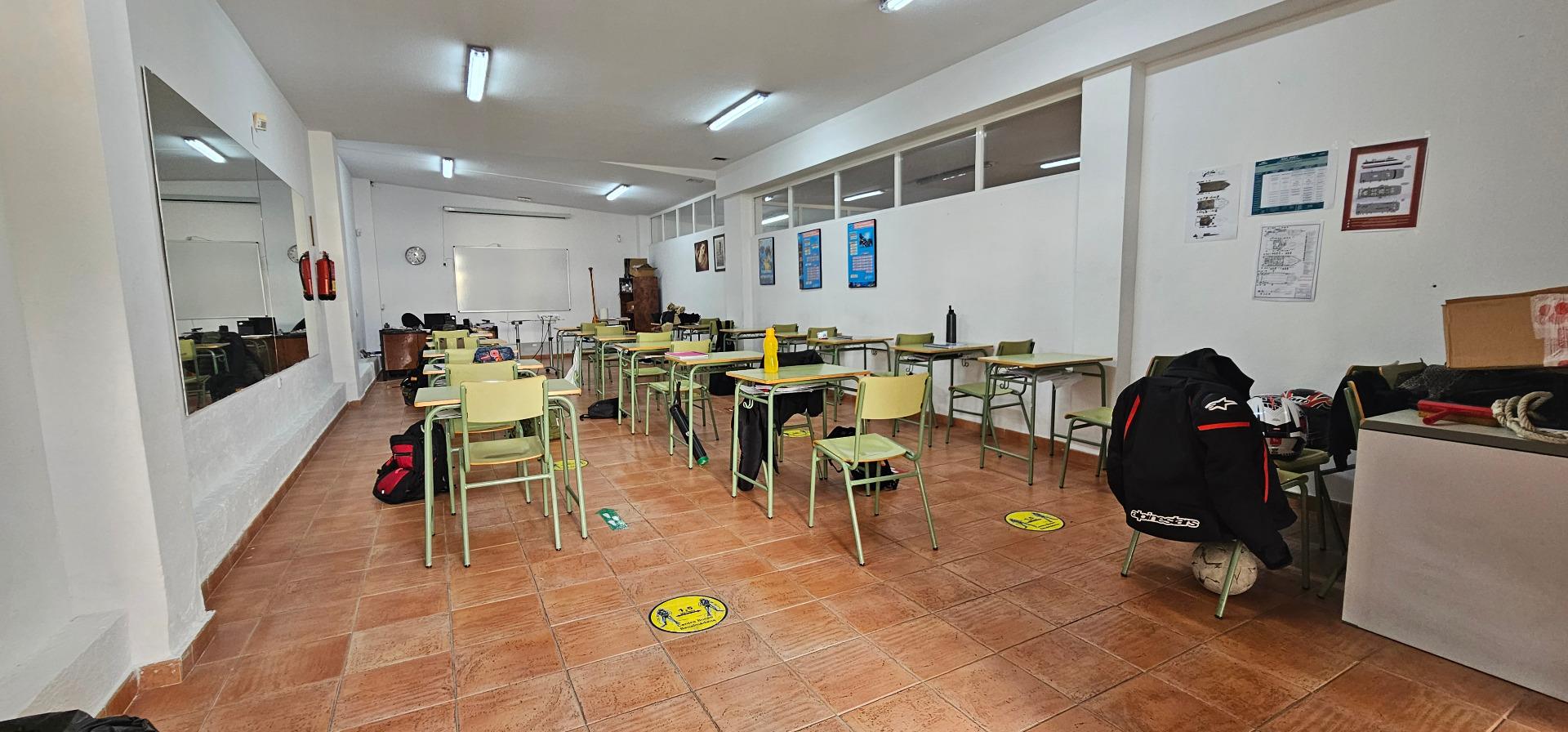 Local Comercial en Benalmádena: Oportunidad de Inversión