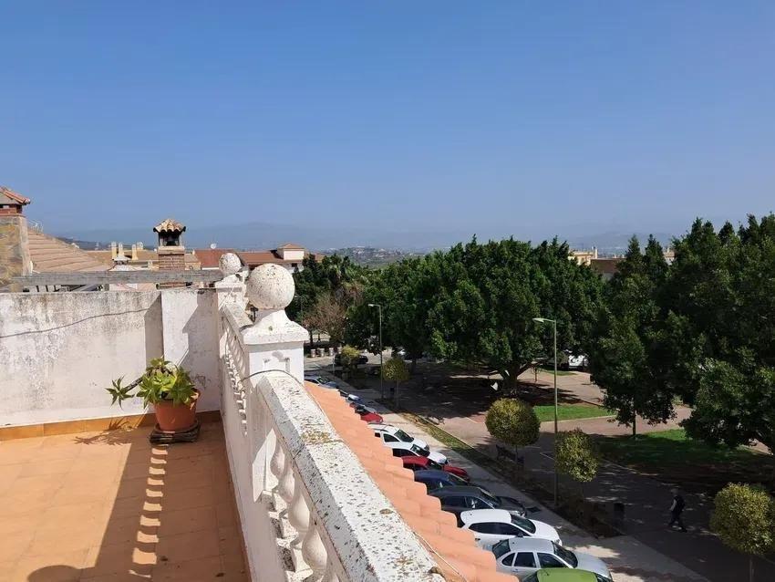 Edificio Completo en Alhaurín: Oportunidad de Inversión