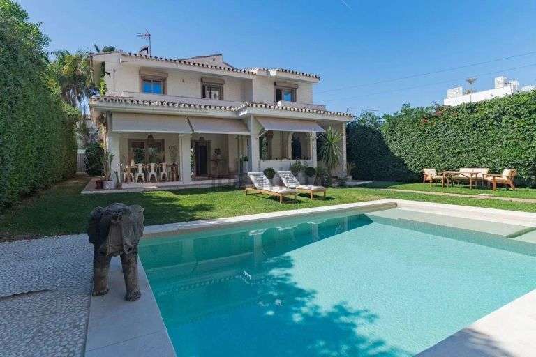 Villa en Torremolinos - Ref. T-052609 (2)