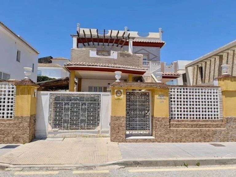 Casa en Vélez-Málaga - Ref. R-082603