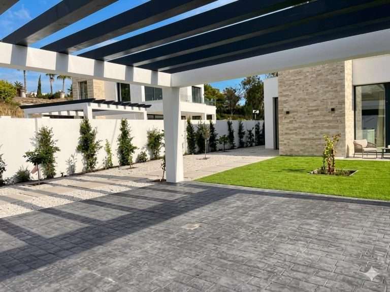 Chalet en Estepona - Ref. A-012601 (2)