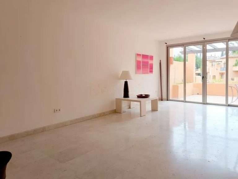 Apartment in Estepona - Ref. F-052503 (4)
