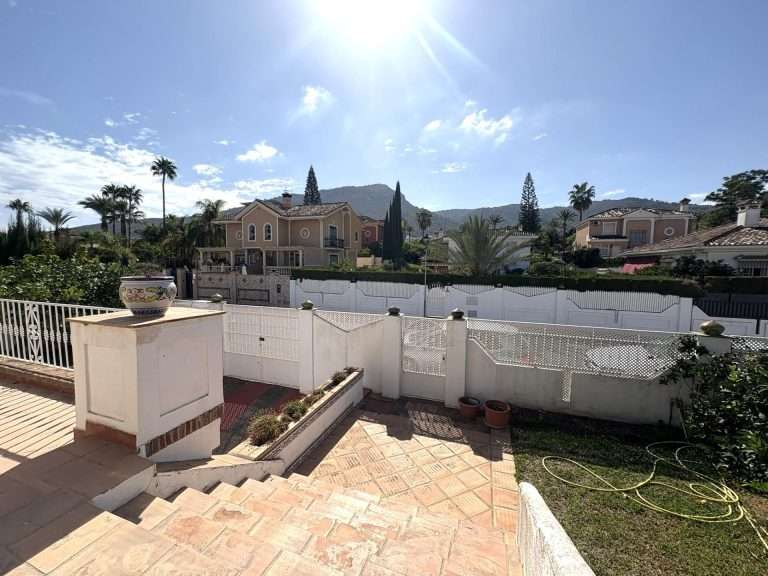 Detached house in Alhaurín de la Torre - Ref. T-102503 (2)