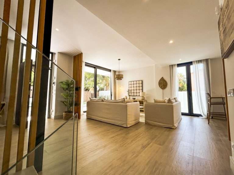 House in Málaga - Ref. T-082501 (2)